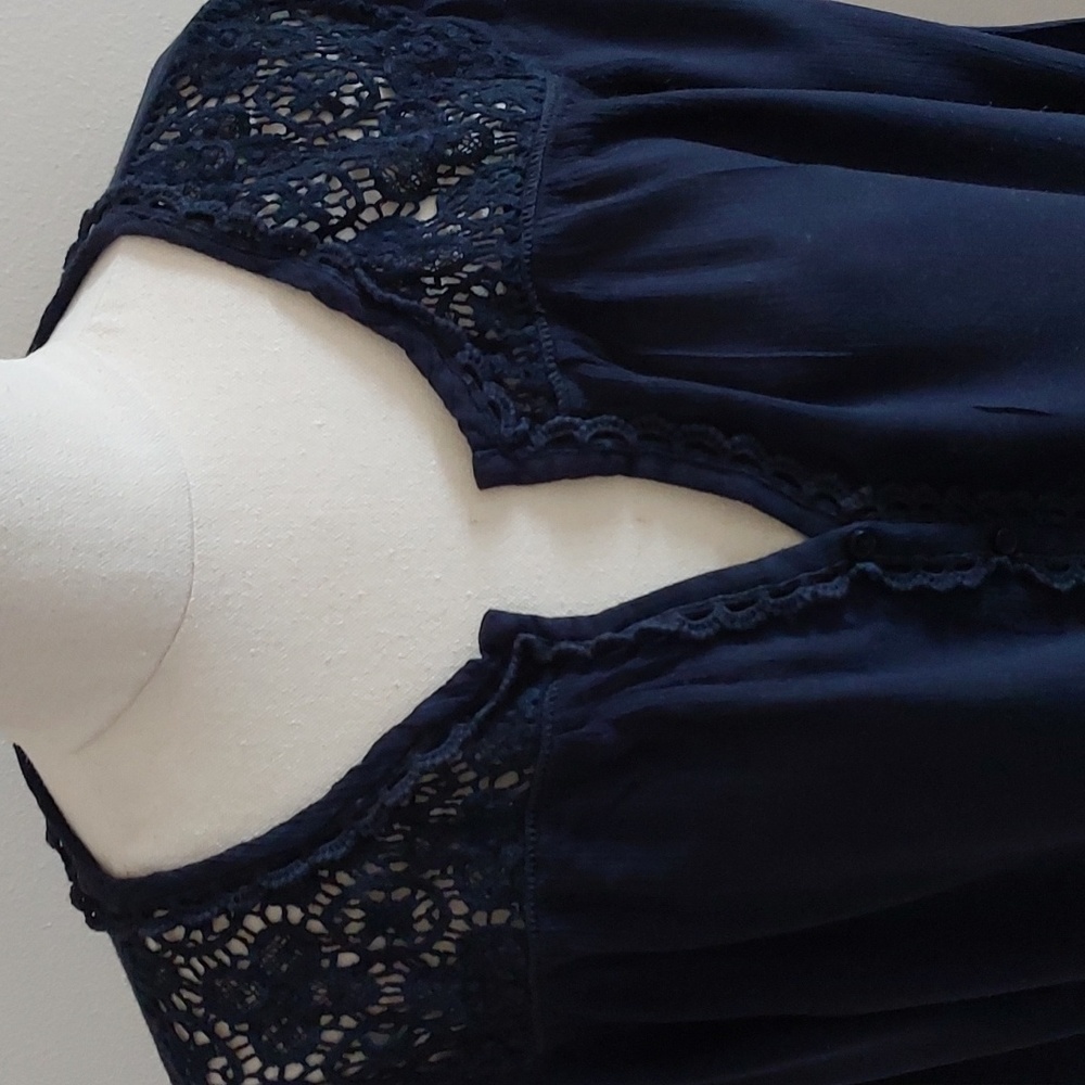 LAST CHANCE:  Superdry navy eyelet lace blouse. - Picture 4 of 9